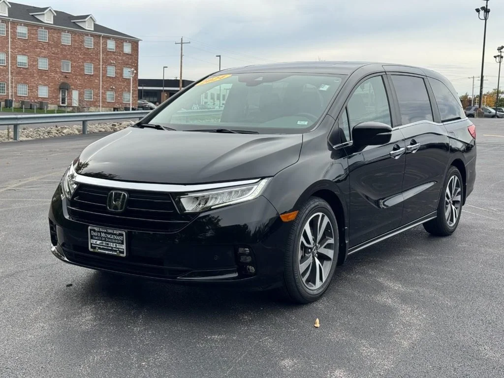 Used 2024 Black Honda Touring image 12