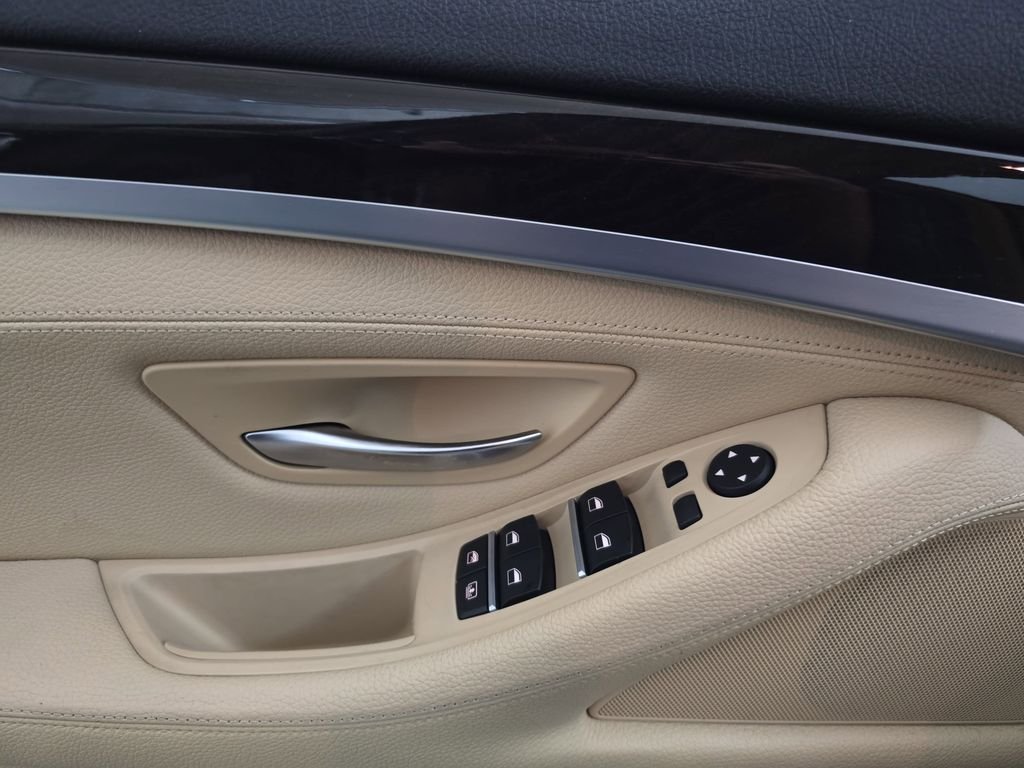 Used 2015 Jatoba Brown Metallic BMW 528i xDrive image 29
