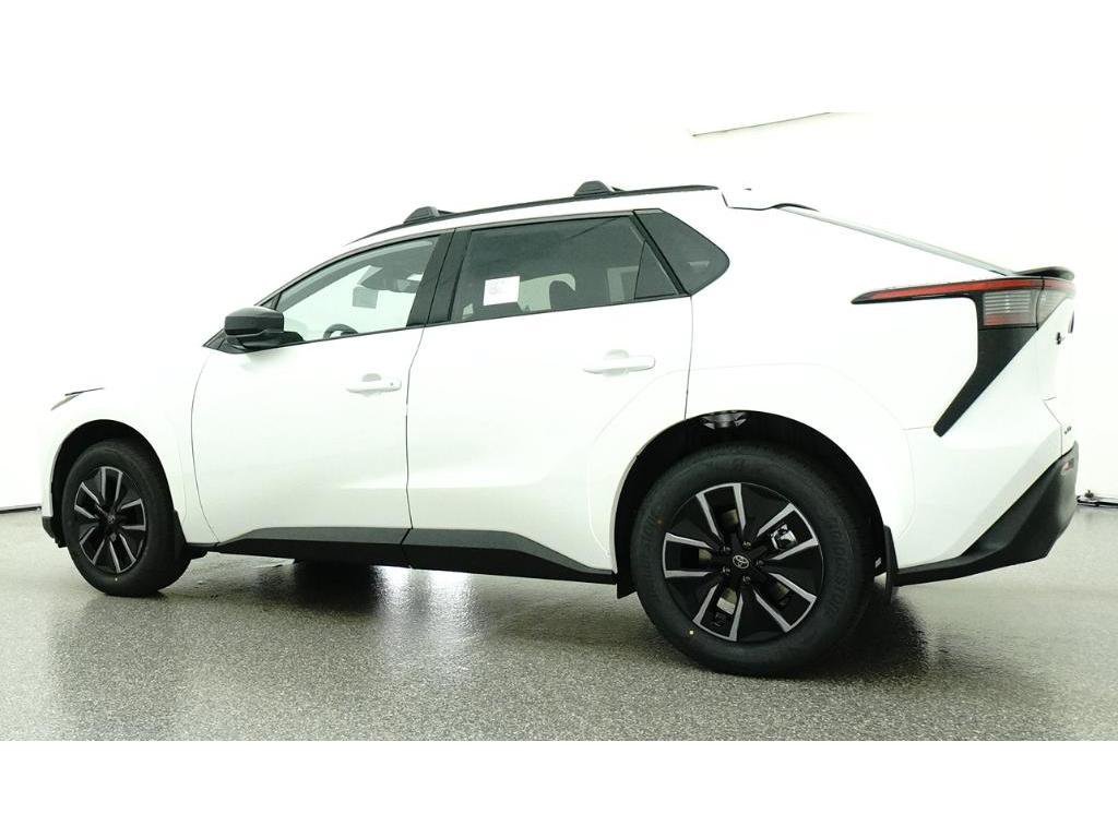 New 2026 Wind Chill Pearl Toyota XLE image 20