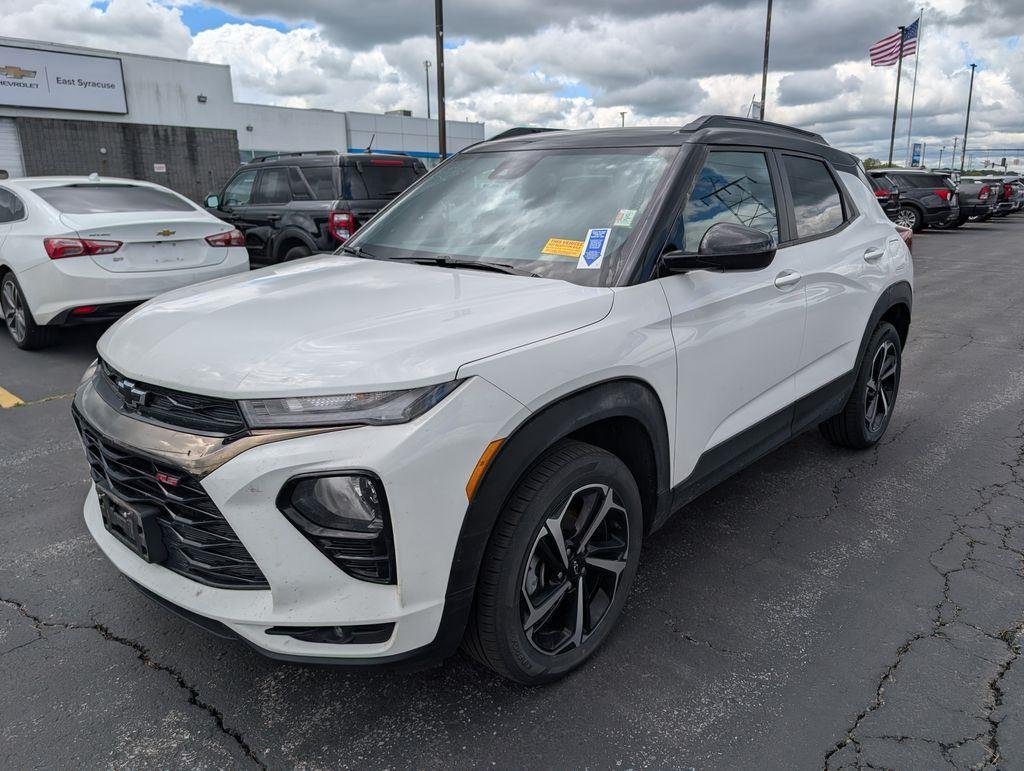 Used 2023 Summit White Chevrolet RS image 4