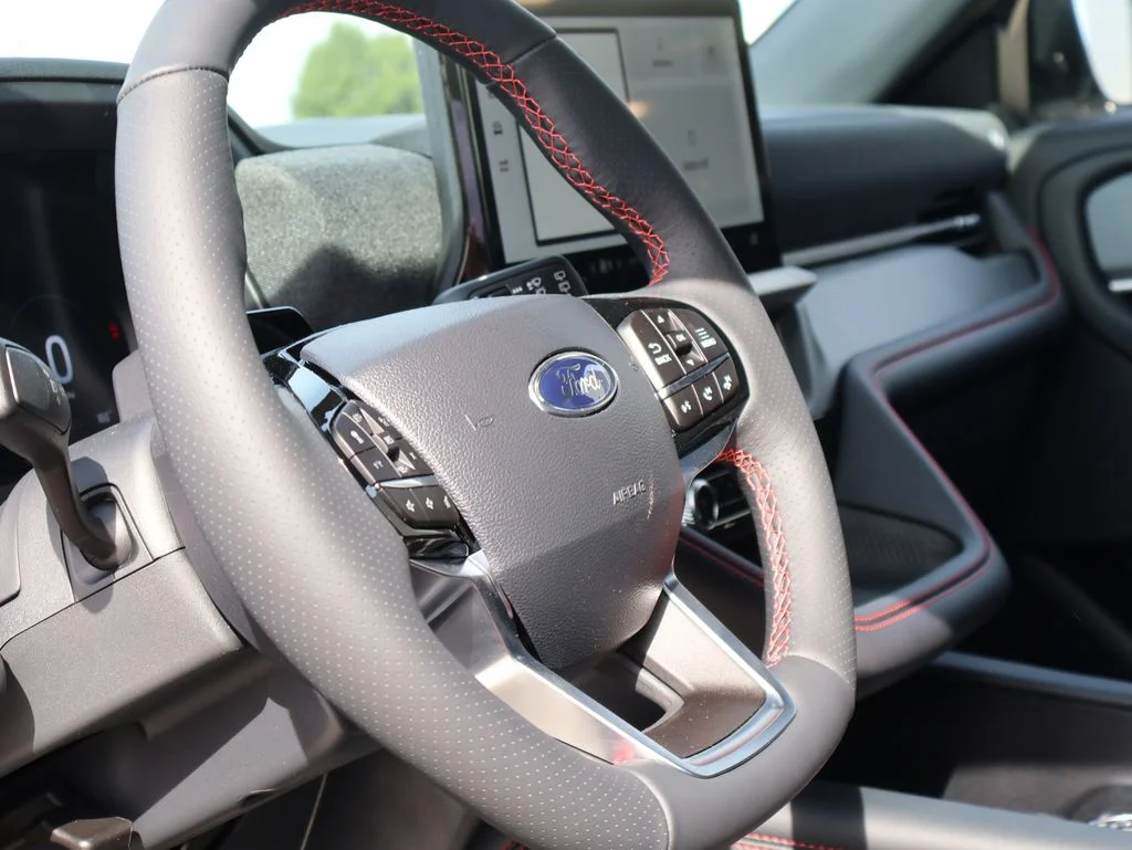 New 2026 Agate Black Metallic Ford ST-Line image 27