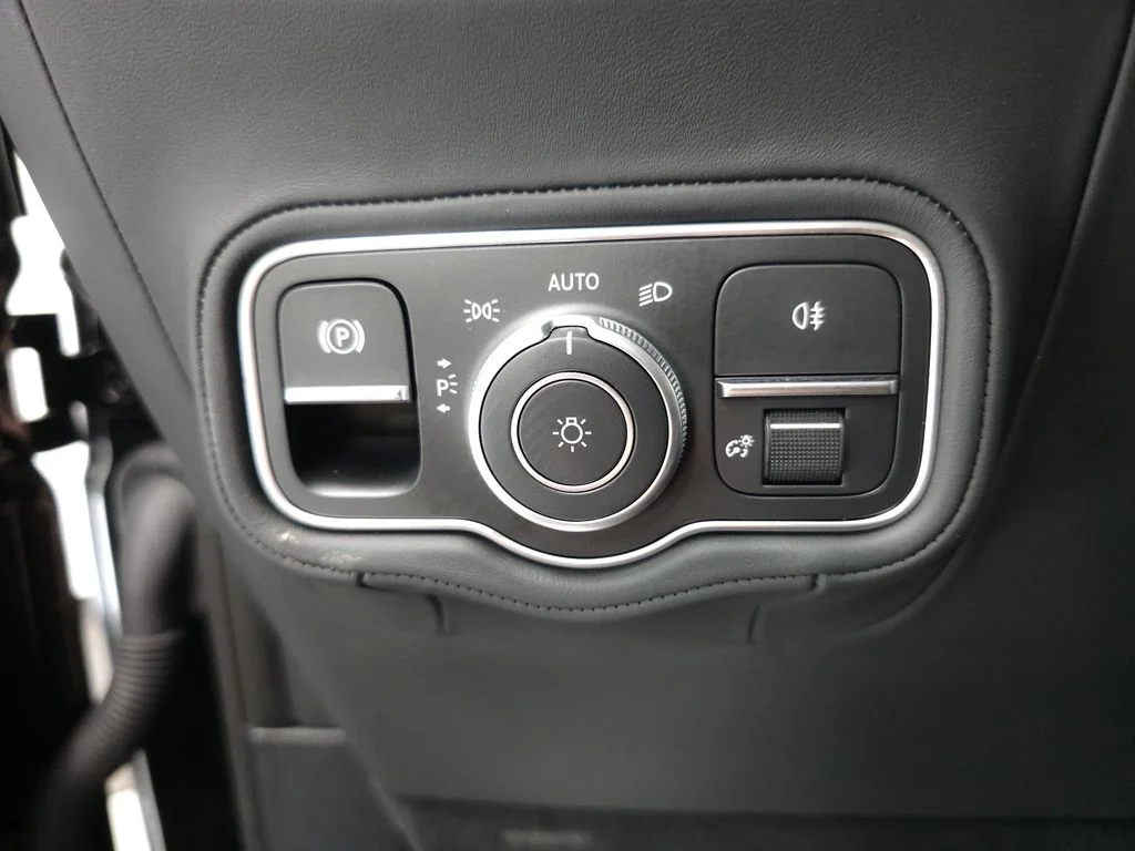 Certified Used 2025 Black Mercedes-Benz G 580 image 10