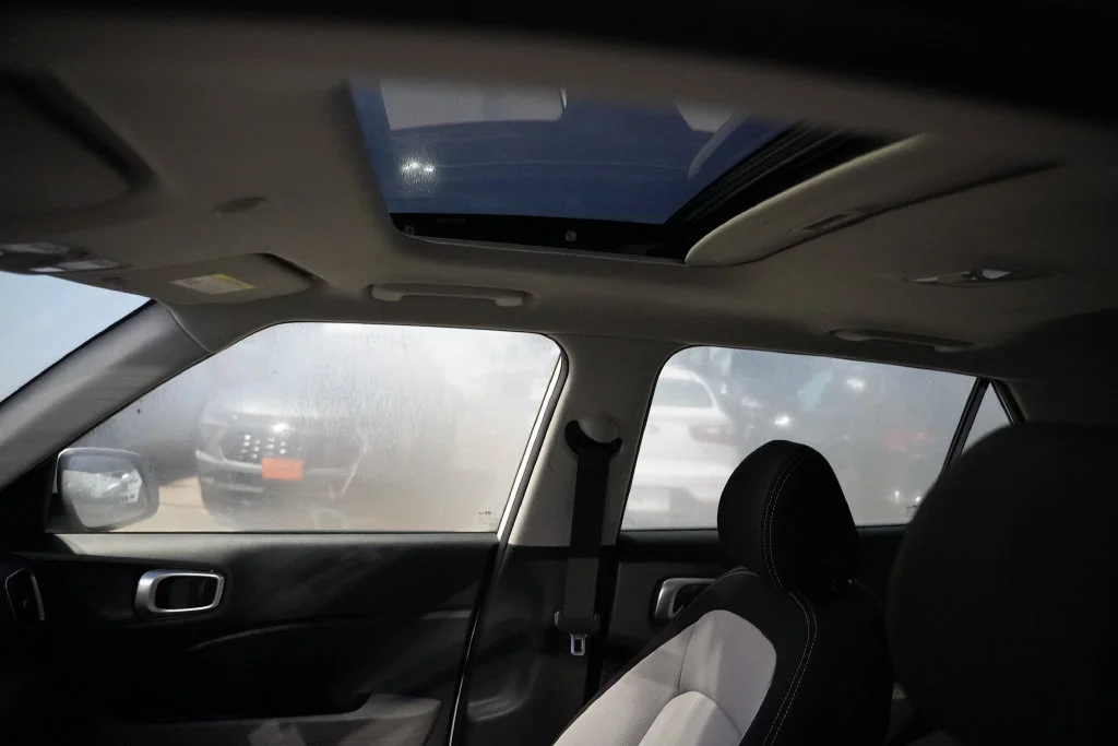 Used 2024 Lunar White Hyundai SEL image 5
