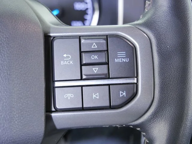 Certified Used 2022 Silver Ford XLT image 28