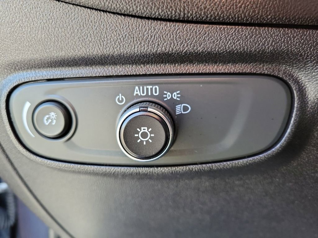 Used 2018 STORM BLUE METALLIC Chevrolet LT image 20