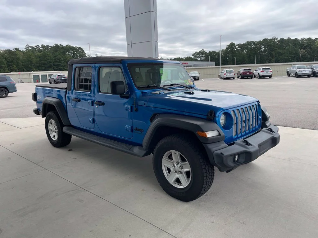 Used 2020 Blue Jeep Sport image 3