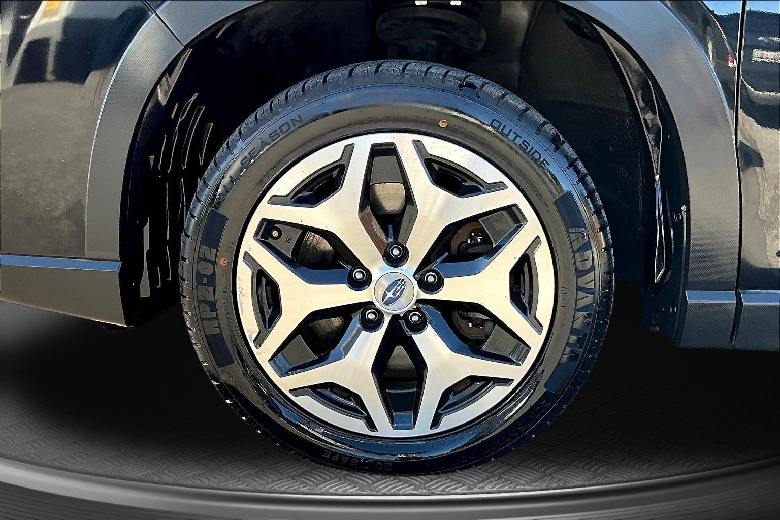 Used 2020 Black Subaru Premium image 30