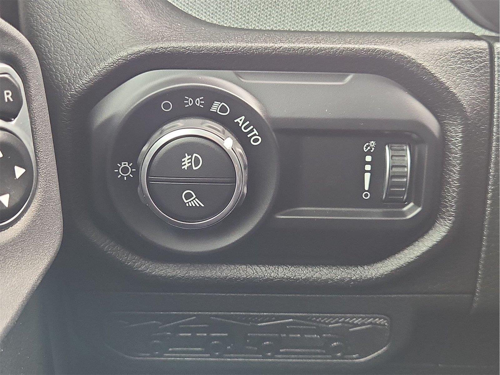 2024 Jeep Gladiator photo 17 of 32