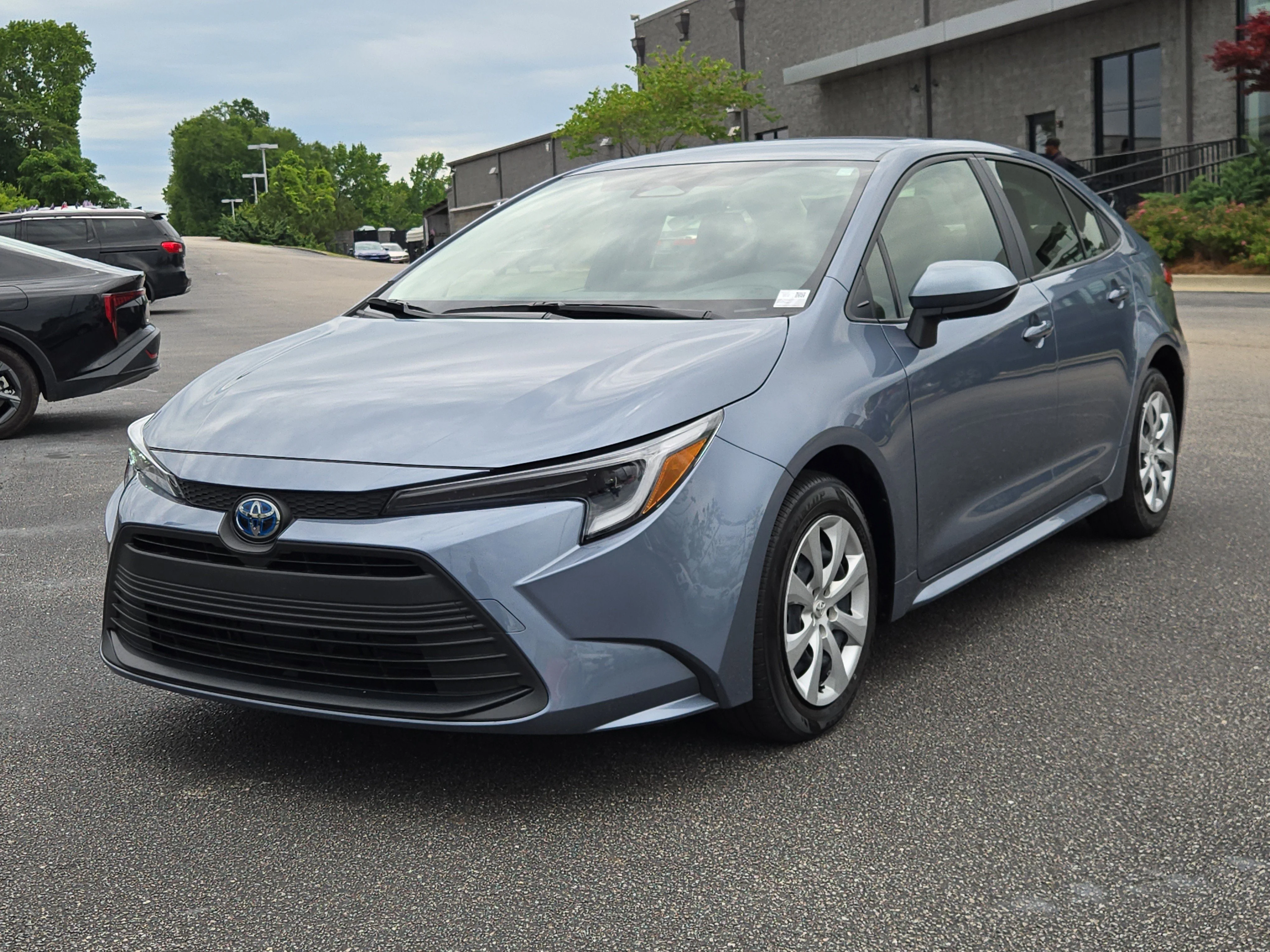 2025 Toyota Corolla LE Hybrid CVT's photo