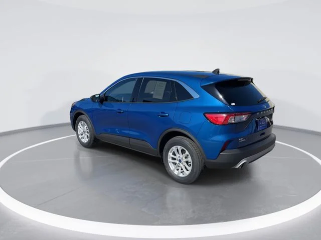 Used 2022 Blue Ford SE image 5