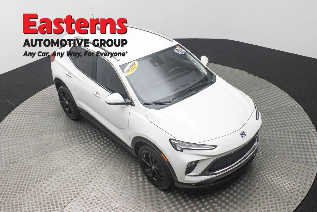 Used 2024 White Buick Sport Touring image 3