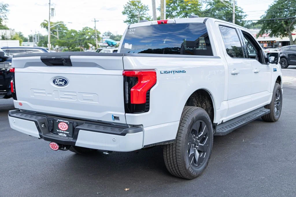 2025 Ford F-150 Lightning Flash - Photo 6