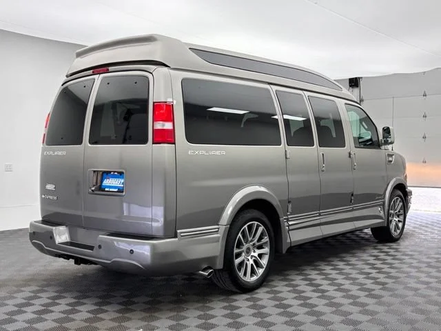 Used 2021 SPECIAL EXTERIOR COLOR Chevrolet LS image 8