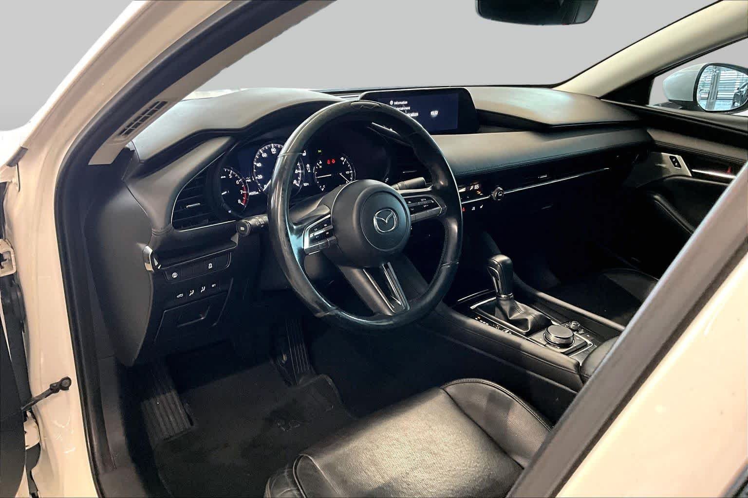 Used 2019 Snowflake White Pearl Mica Mazda w/Premium Pkg image 16