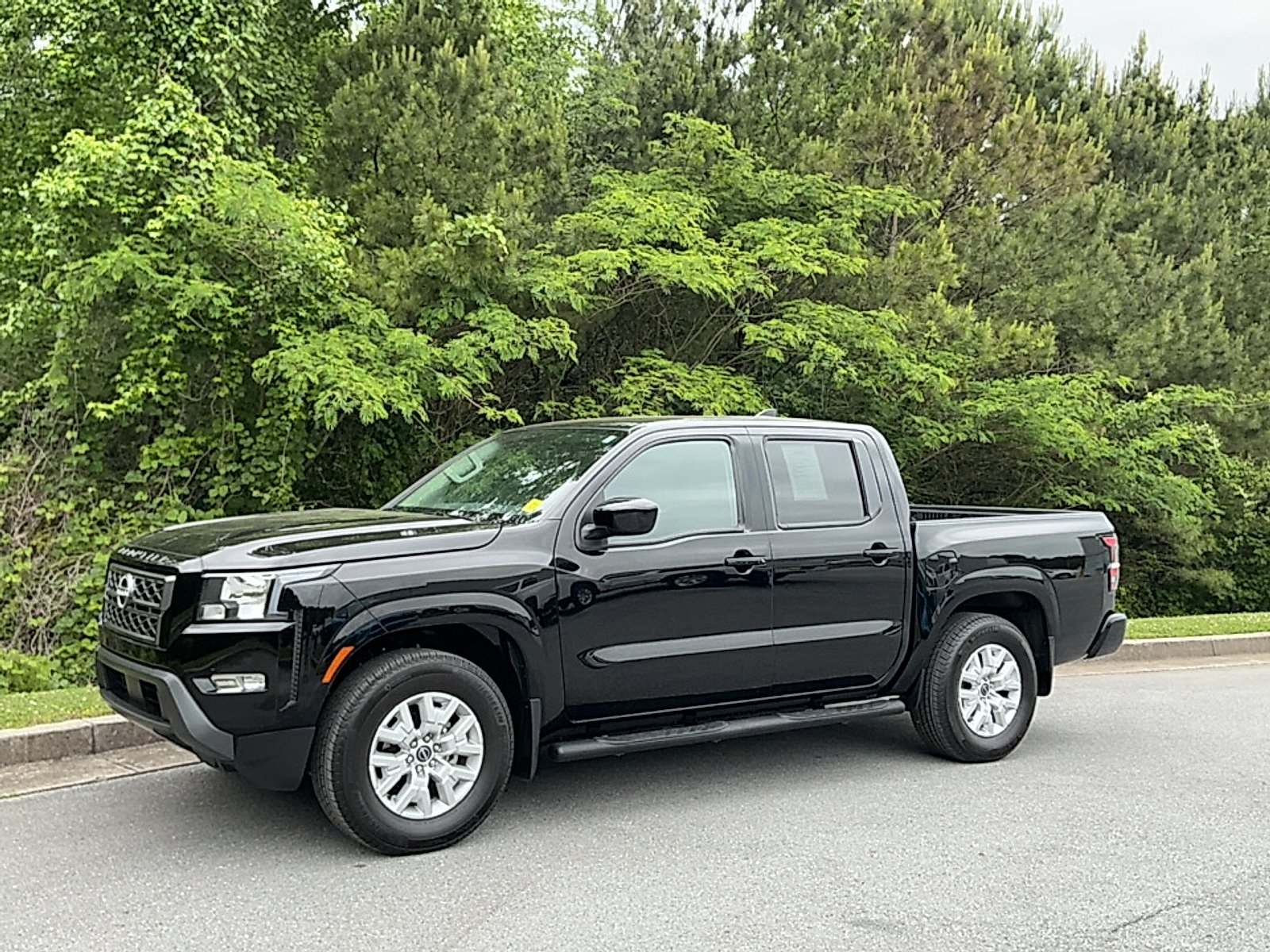 Used 2023 Super Black Nissan Crew Cab SV 4x2 image 4