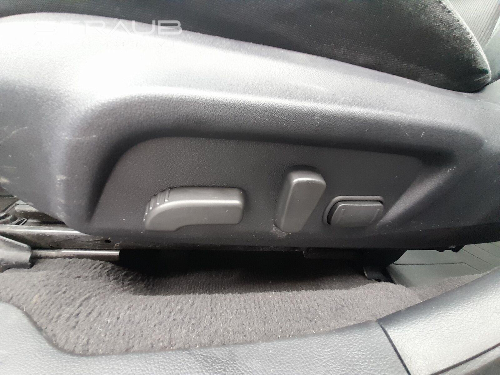 Used 2018 Crystal Black Silica Subaru Premium image 37