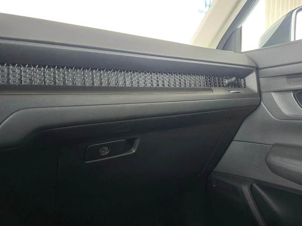 Used 2025  Honda LX image 17