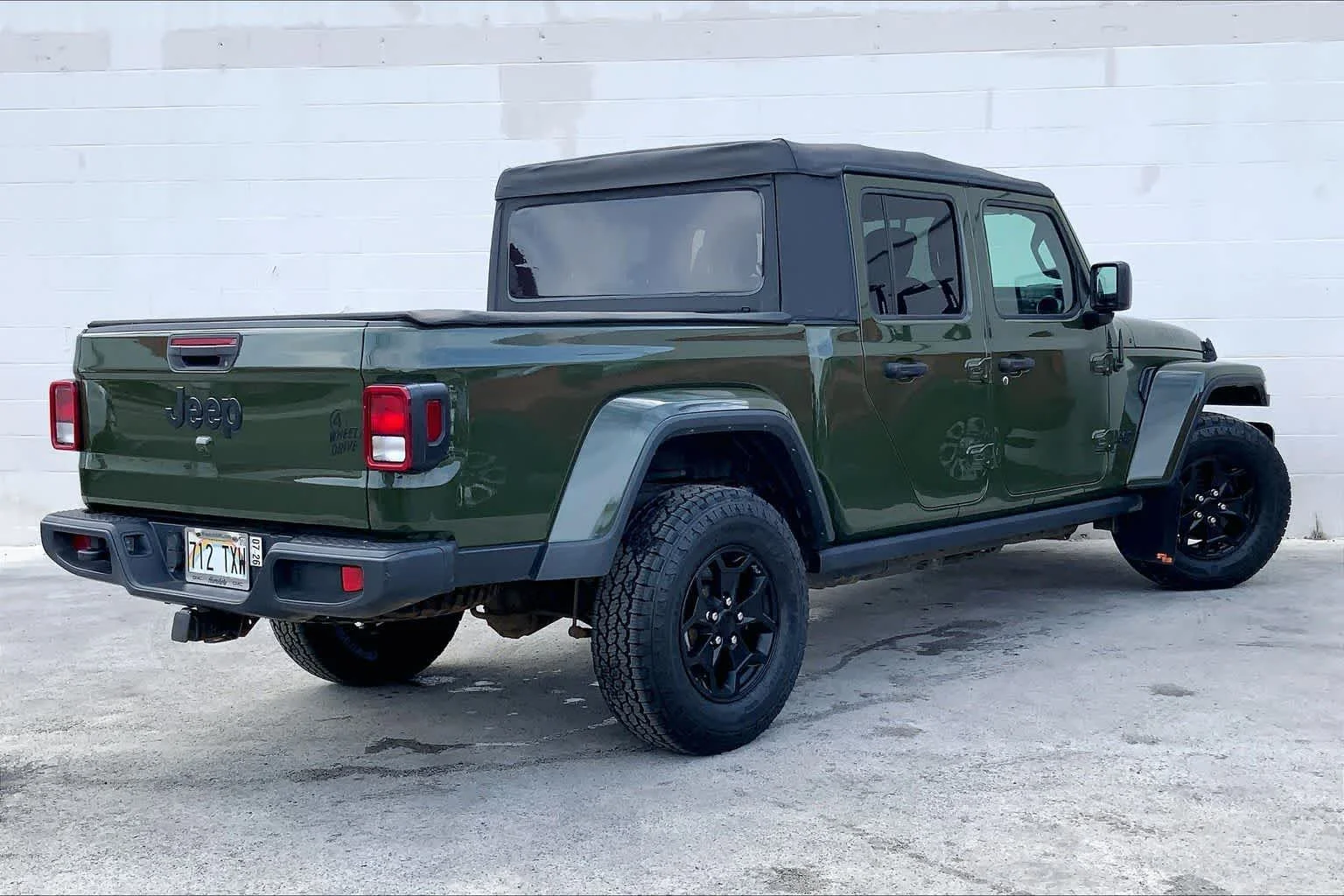Used 2022 Grn/green Jeep Willys Sport image 21