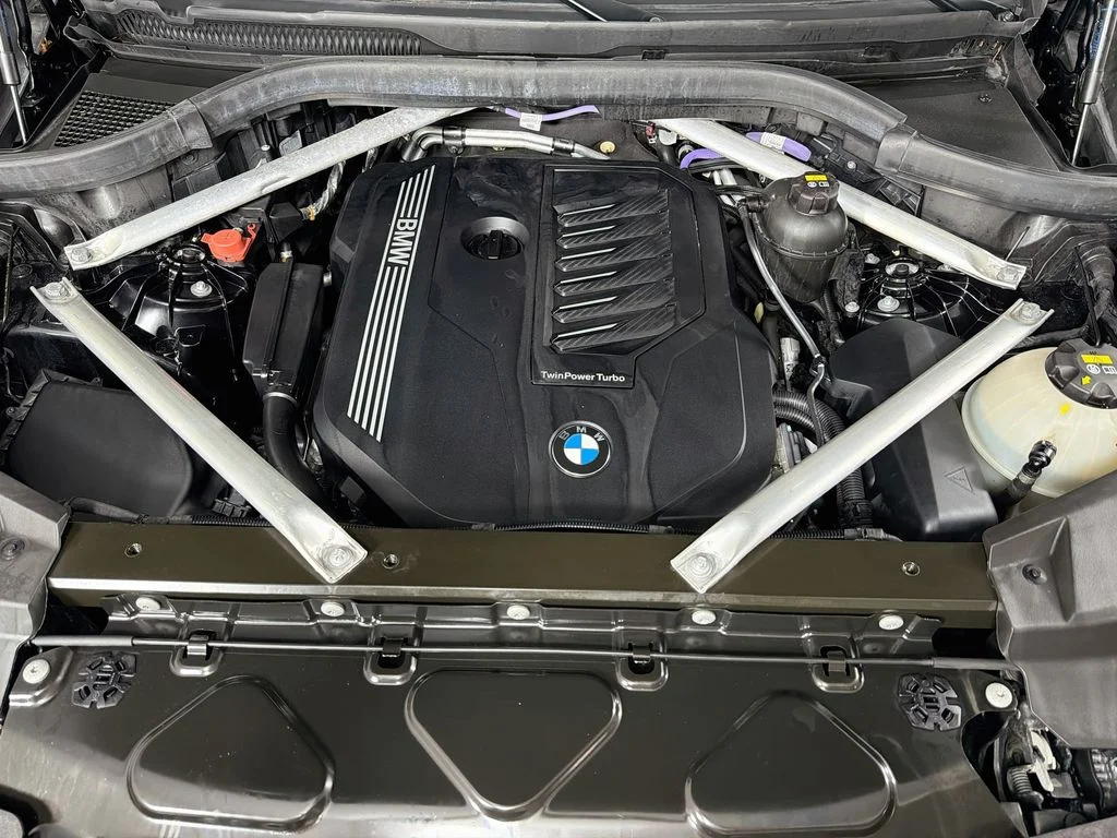 Used 2021 Black BMW sDrive40i image 33
