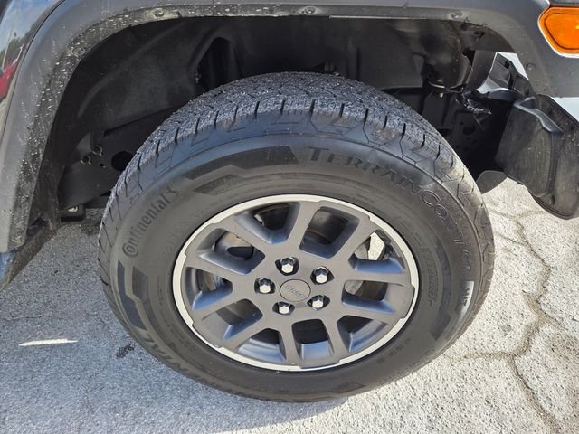 Certified Used 2020 Gray Jeep Overland image 21