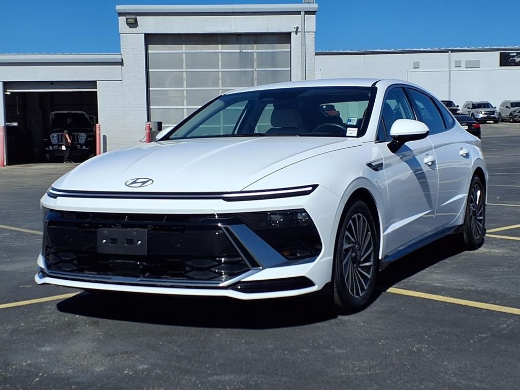 Used 2025 Hyundai Sonata Hybrid SEL with VIN KMHL34JJ4SA104745 for sale in Kansas City