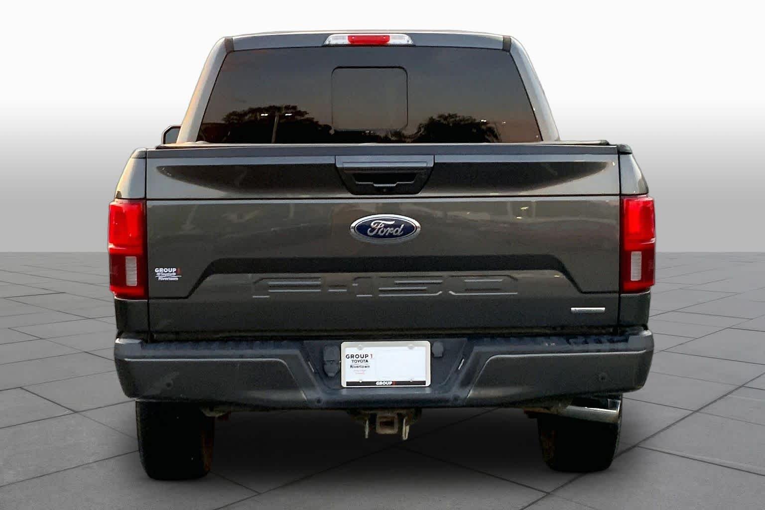Used 2018 Magnetic Ford LARIAT image 5
