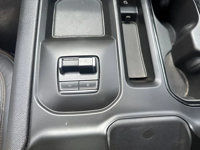 Used 2024 White GMC AT4 image 13