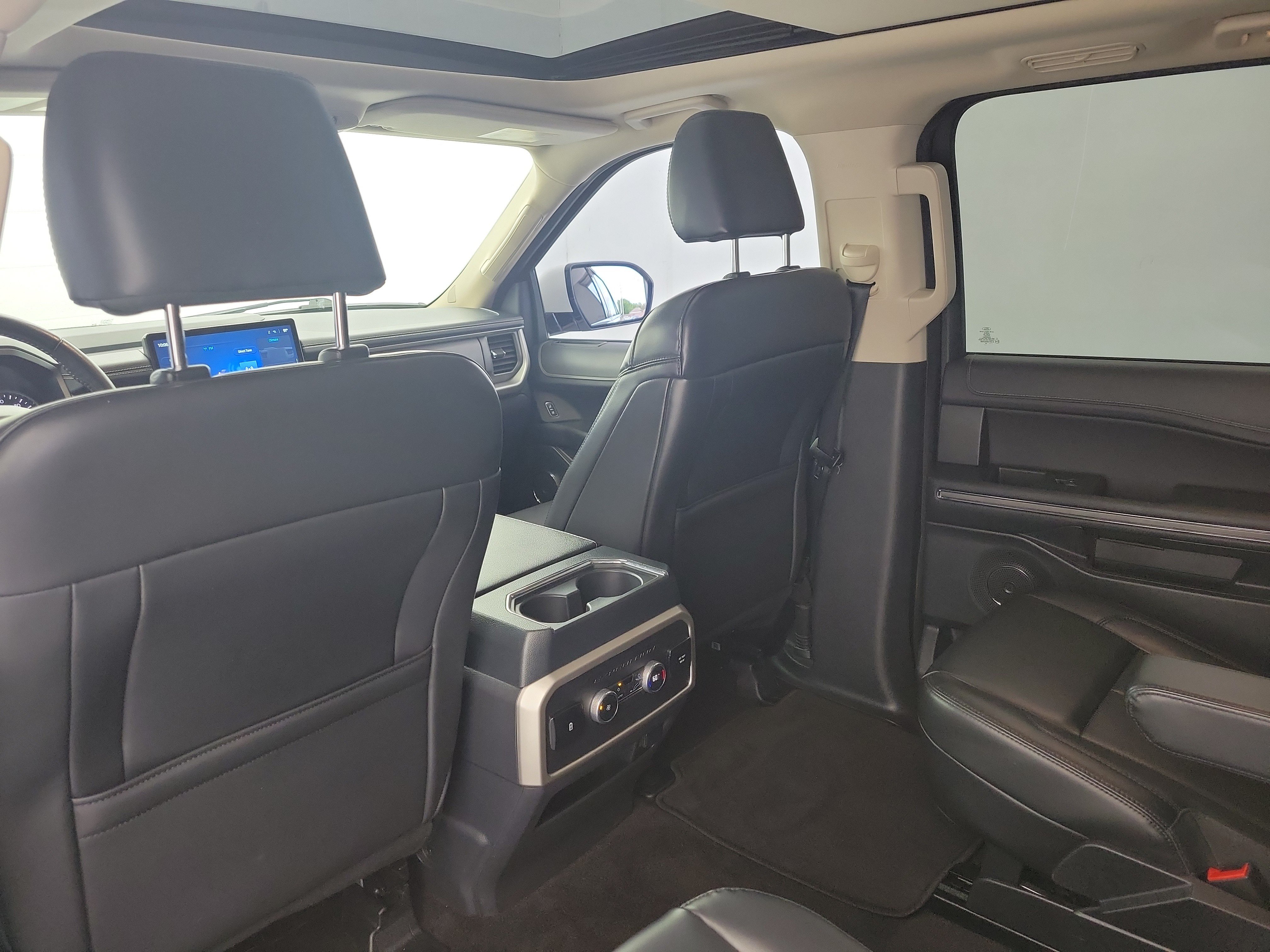 Used 2022 White Metallic Ford XLT image 14