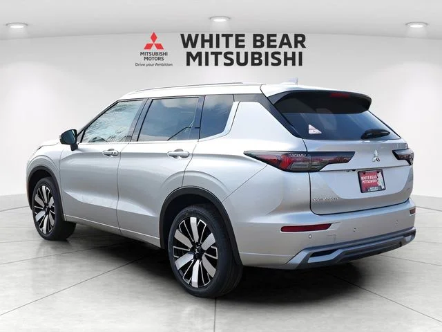New 2026 Alloy Silver Metallic Mitsubishi SEL image 2