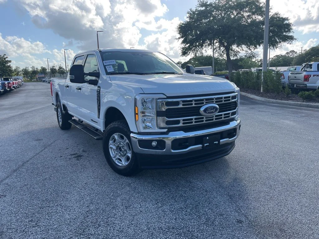 Used 2025 White Ford XLT image 3