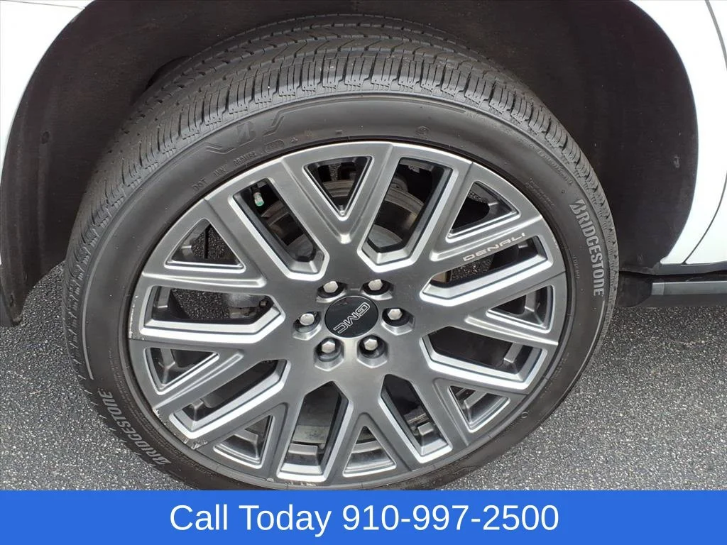 Used 2025 Summit White GMC Denali Ultimate image 8