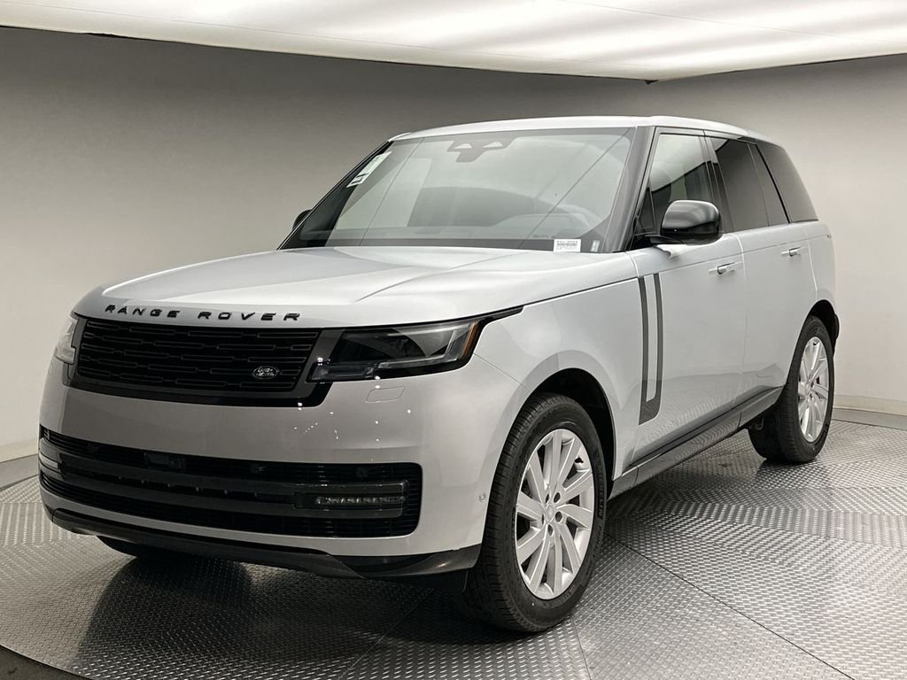 Used 2024 Hakuba Silver Metallic Land Rover SE image 1