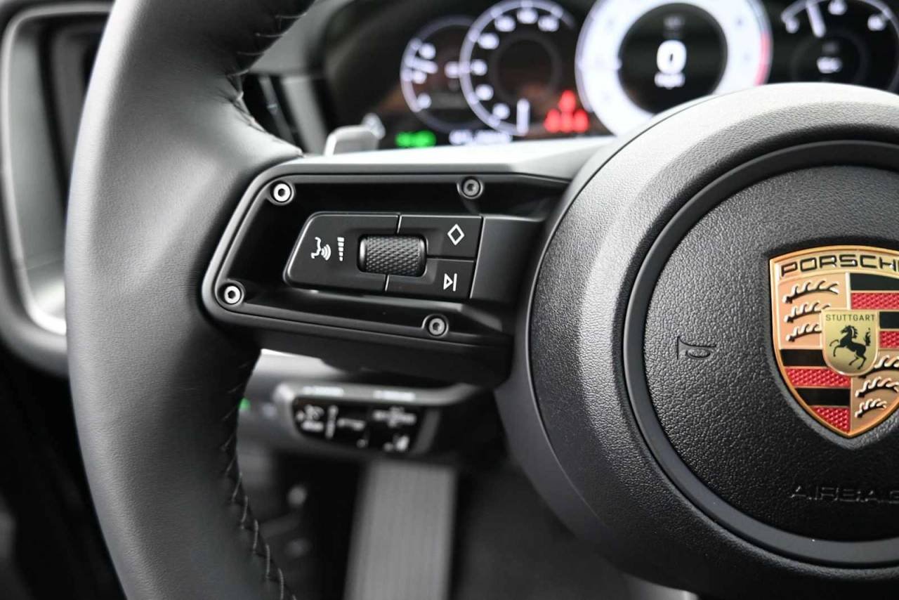 New 2026 Chromite Black Metallic Porsche Coupe image 15