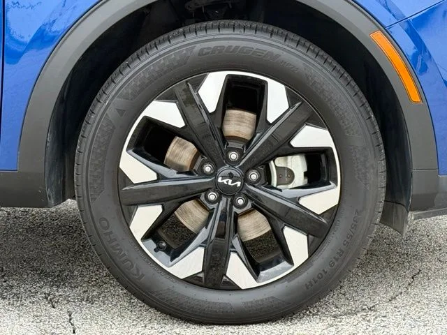 Certified Used 2024 Blue Kia X-Line image 10