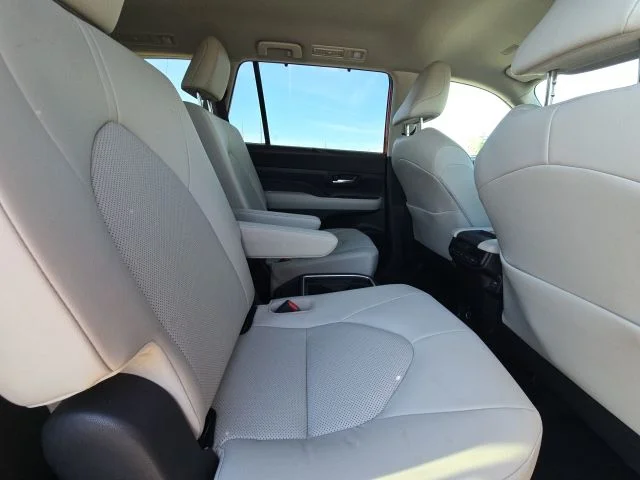 Used 2025 Red Toyota XLE image 15