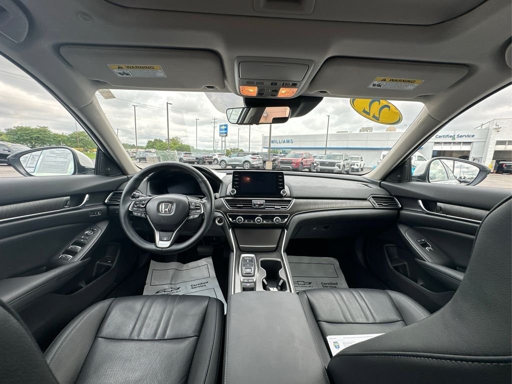 Used 2022 White Honda Touring image 21