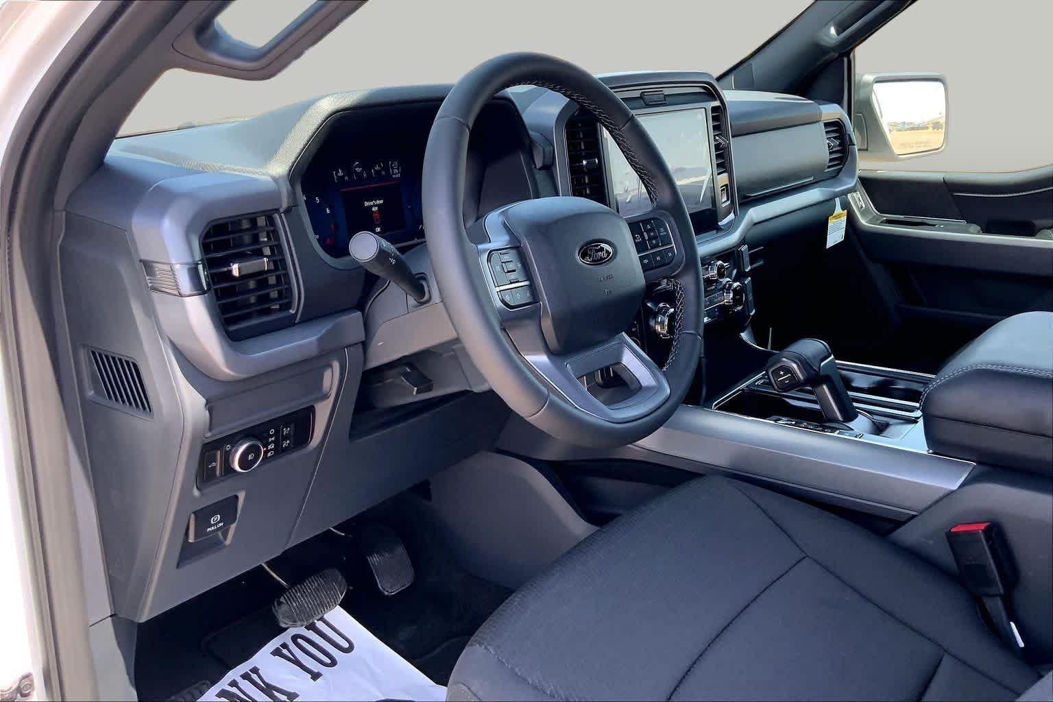 New 2026 Oxford White Ford XLT image 8