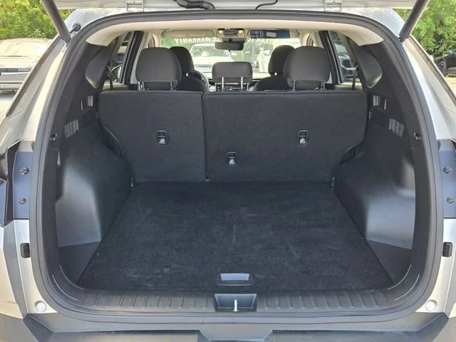 Used 2024 Silver Hyundai SEL image 13