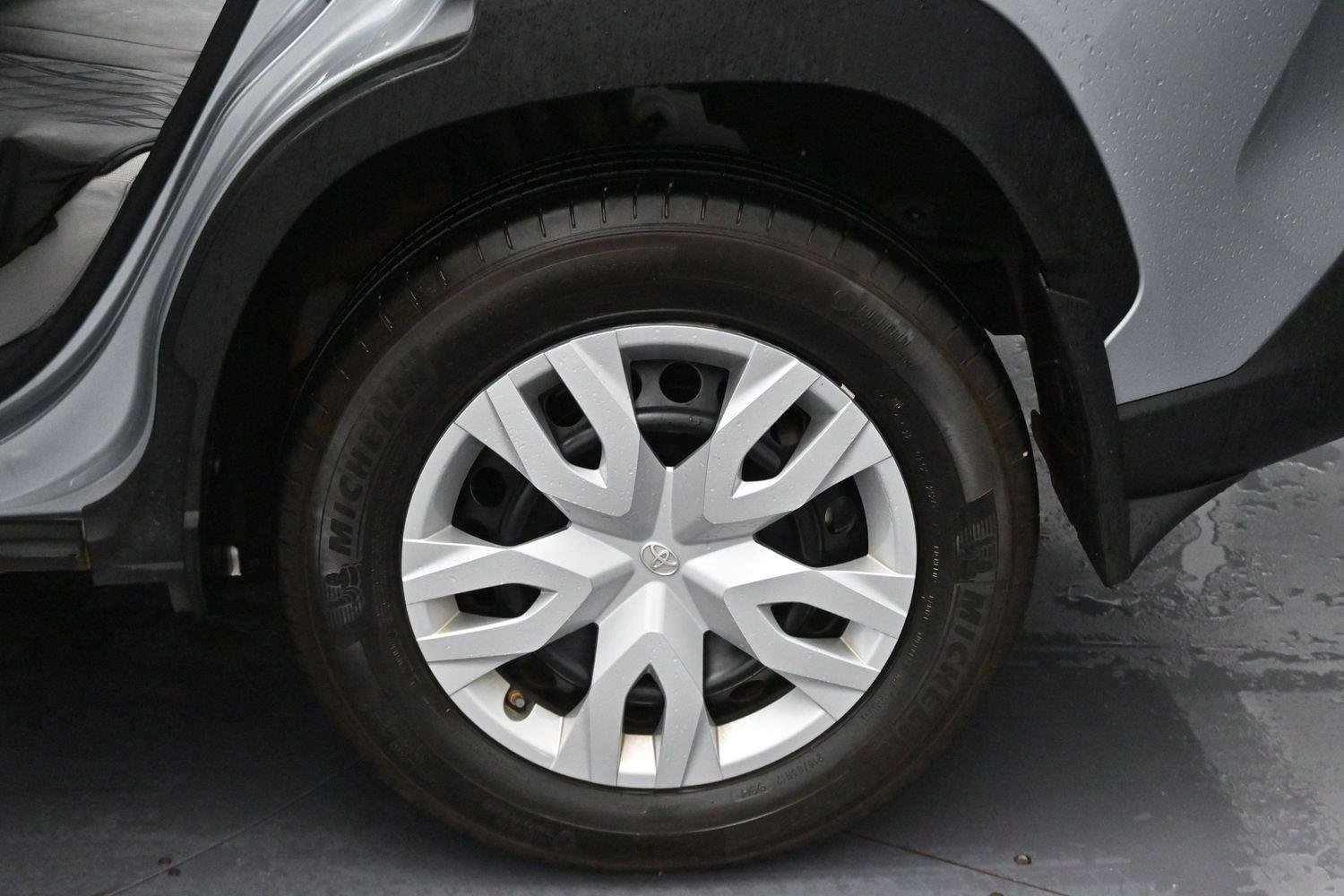 Used 2024 Sonic Silver Toyota L image 33