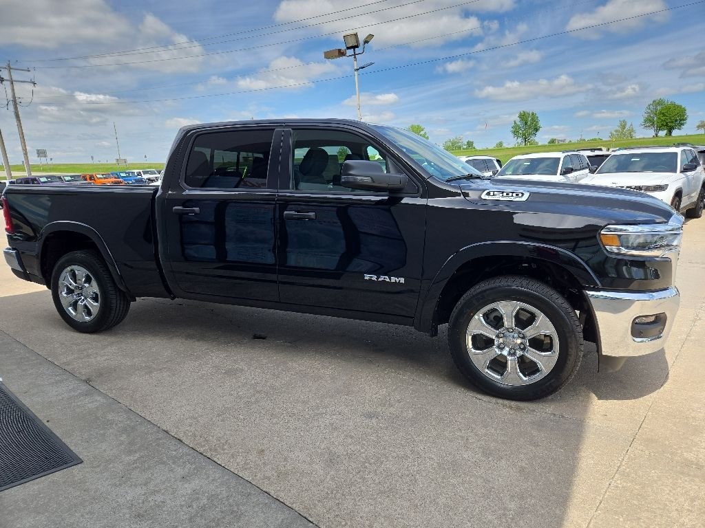 New 2026 Diamond Black Crystal Pearl-Coat Exterior Paint RAM Big Horn/Lone Star image 12