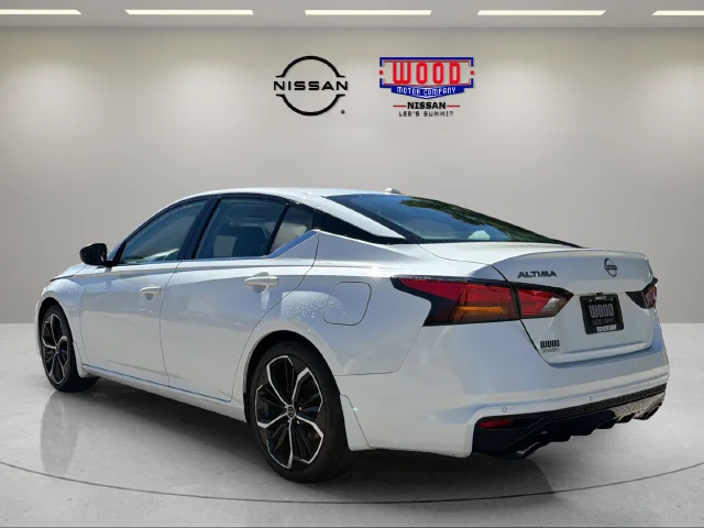 Used 2024 Pearl White Tricoat Nissan 2.5 SR image 4
