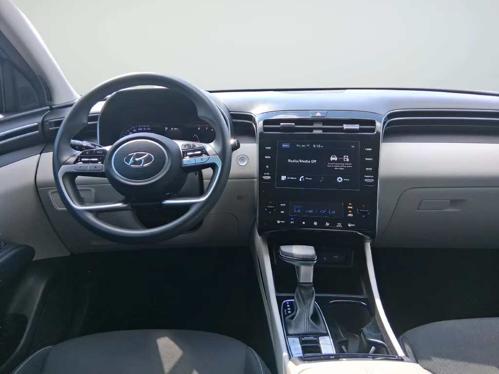 Used 2024 Silver Hyundai SEL image 9