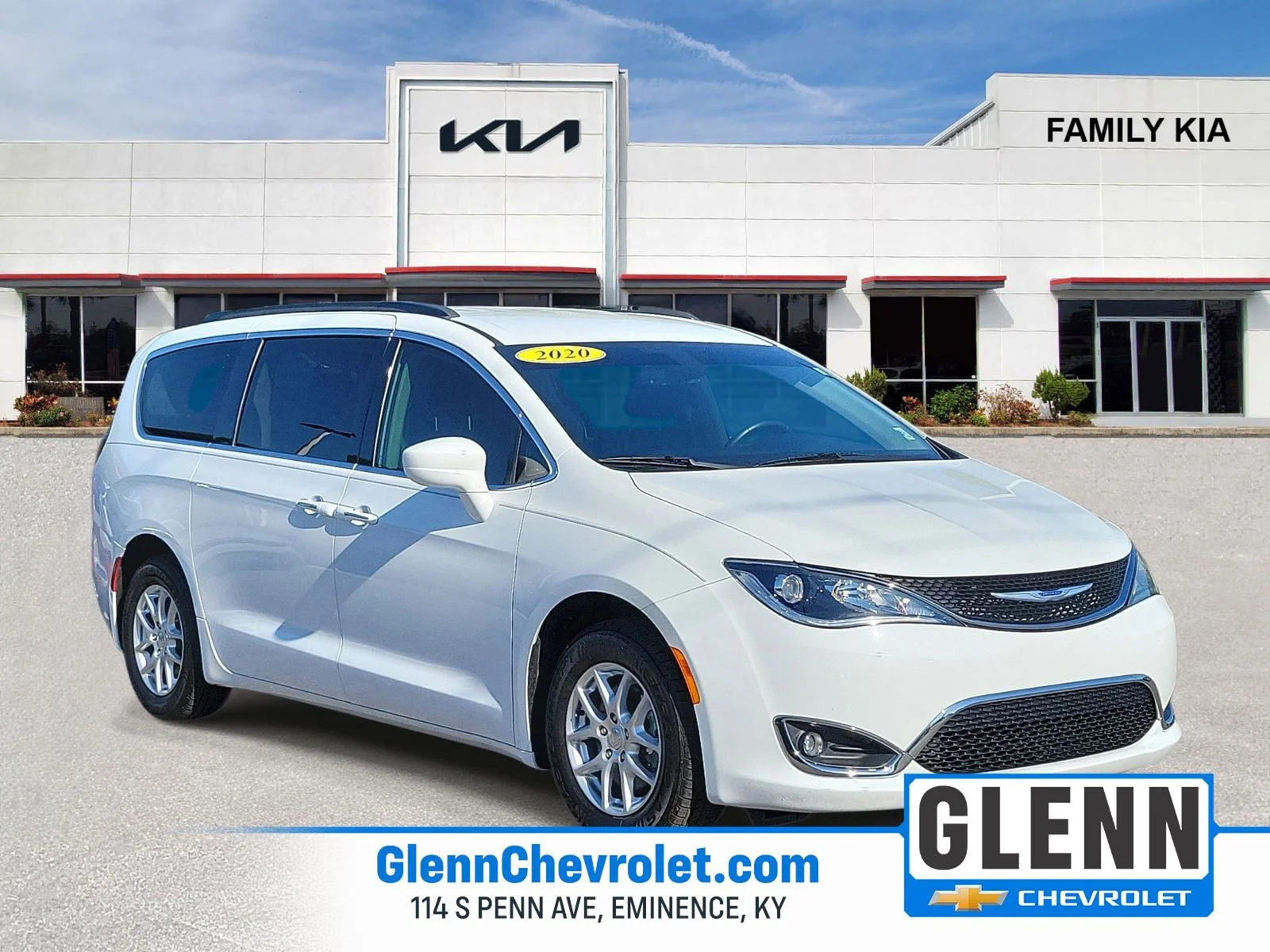2020 Chrysler Pacifica Touring's photo