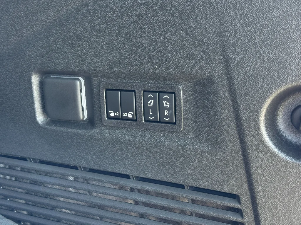 2026 GMC Yukon Elevation - Photo 8