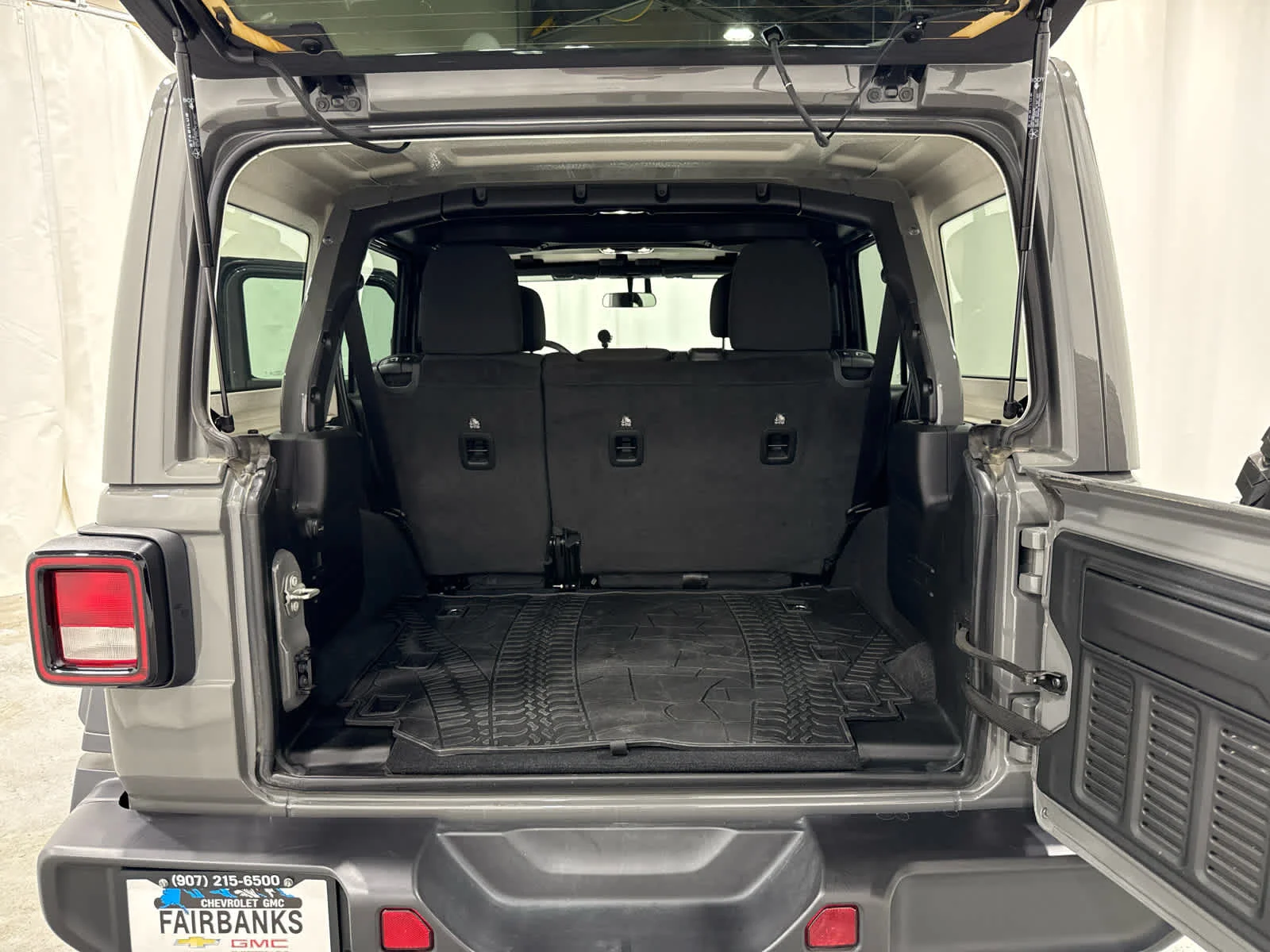 Used 2023 Gray Jeep 4-Door High Tide 4x4 image 14