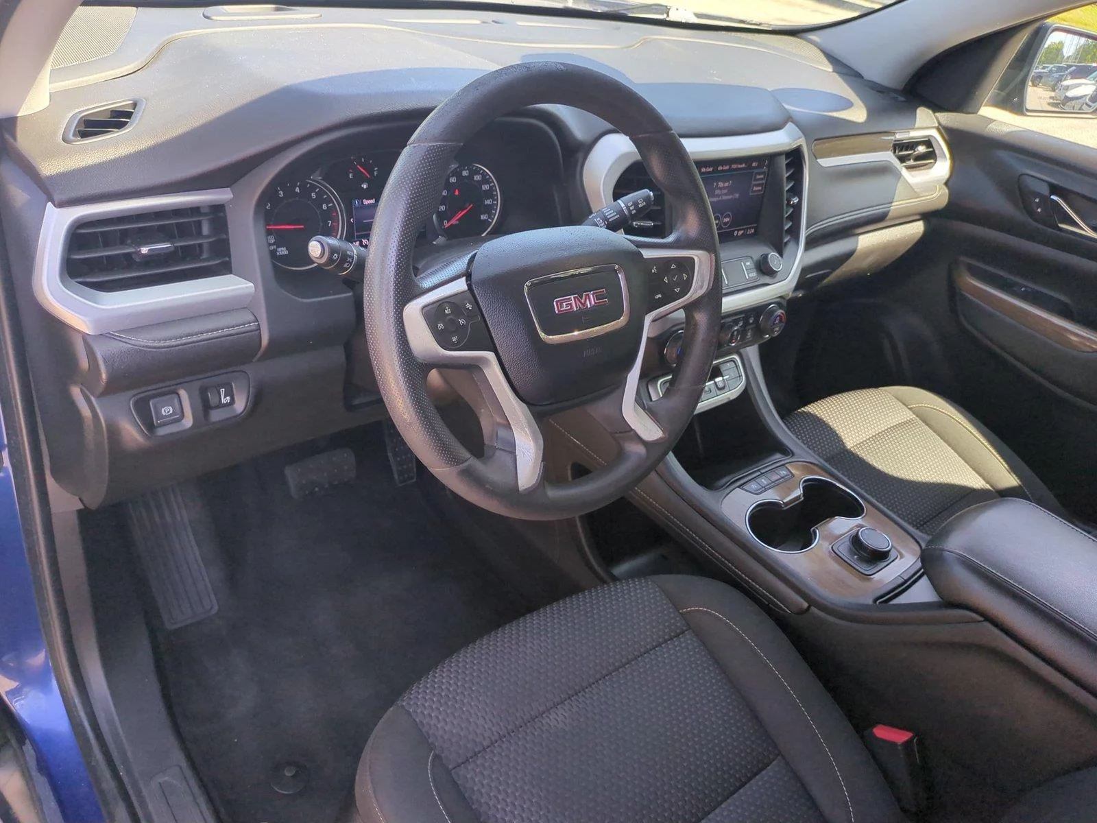 Used 2023 Ultra Blue Metallic GMC SLE image 18