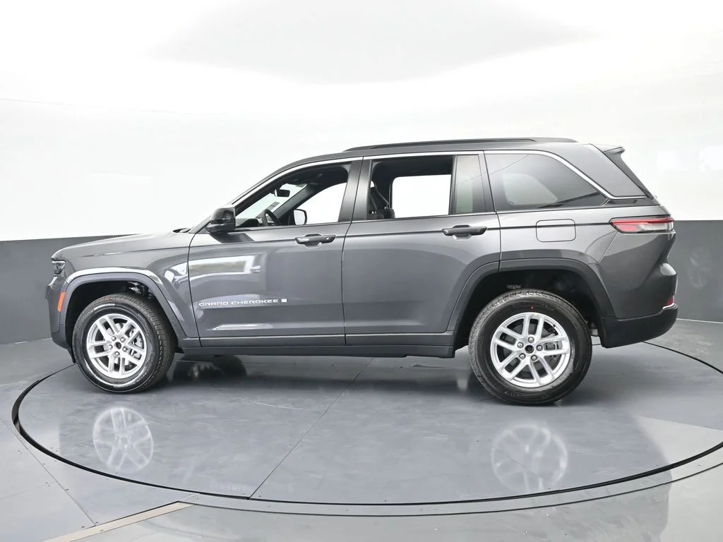 New 2026 Baltic Gray Metallic Clearcoat Jeep Laredo X image 3
