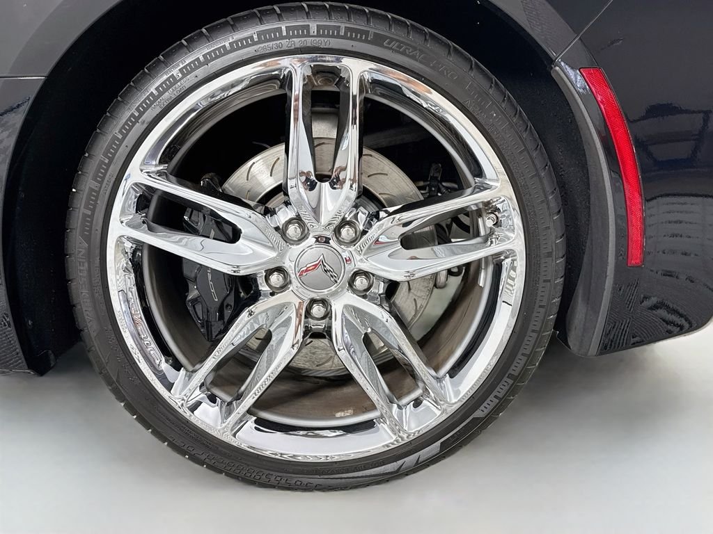 Used 2015 Black Chevrolet Stingray Z51 image 26