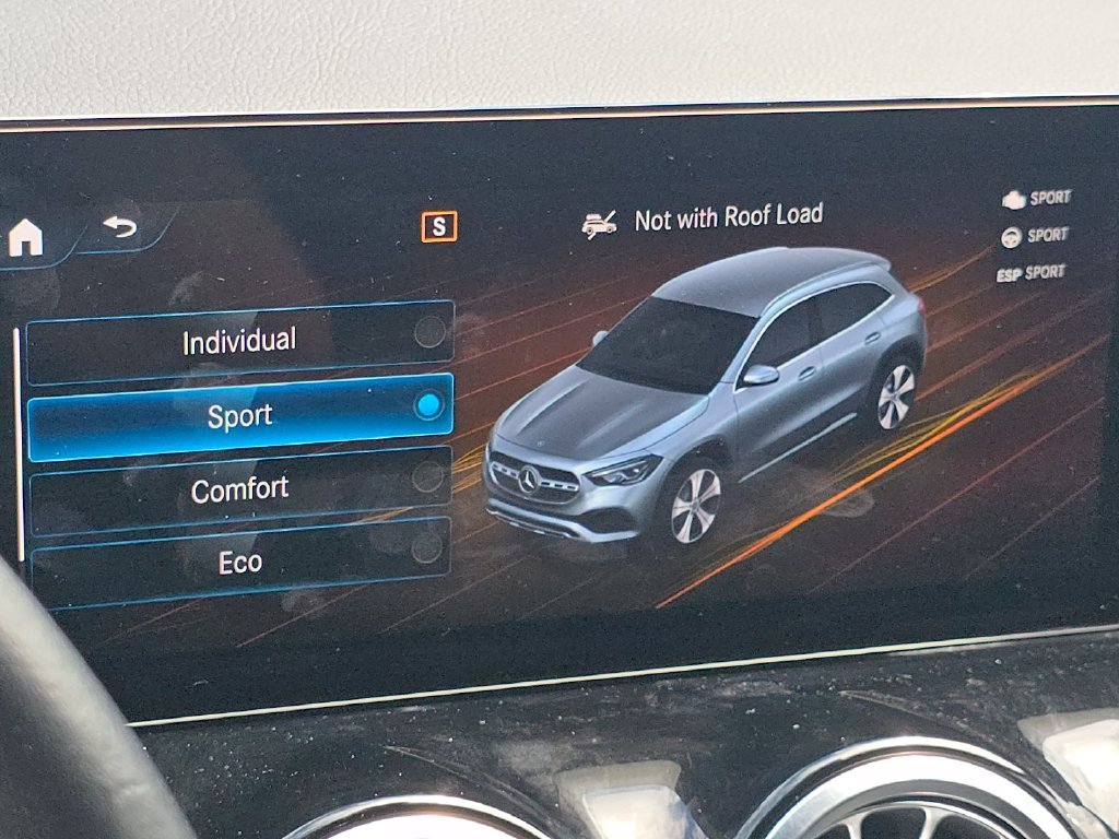 Used 2023  Mercedes-Benz GLA 250 image 33