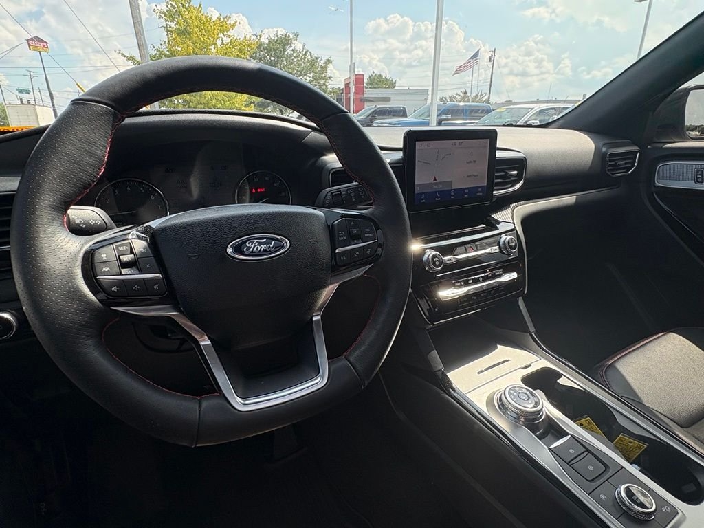 Used 2024 White Metallic Ford ST-Line image 10